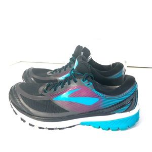 Brooks Ghost 10 Gore-Tex Athletic Shoe. Black. Size 10. Classy Rare